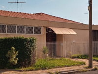 Casa Ampla com 316m² Construída e 620m² de Terreno no Centro