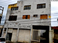 Prédios Comerciais e Residenciais com 4 quartos e 3 banheiros