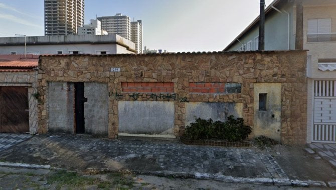 Casa com 149m² construída em terreno de 270m², 3 quartos, 2 banheiros