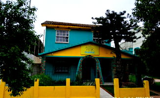 Sobrado com 3 quartos, 2 banheiros e 1.306,80m² de terreno