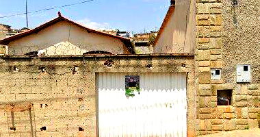 Casa aconchegante com 4 quartos, 2 banheiros e 140m² construídos
