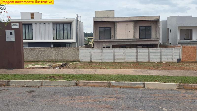 Casa Residencial Multifamiliar em Brasília - 325,59m² de Área Privativa