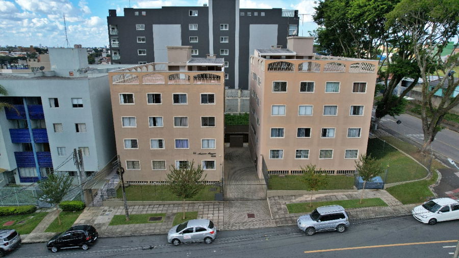 Apartamento com 2 Quartos e Vaga de Garagem em Curitiba