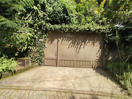 Casa Ocupada em Cachoeiras de Macacu - RJ com 212m² de Área Privativa