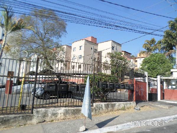 Apartamento com 2 Quartos e 1 Vaga em Santa Luzia