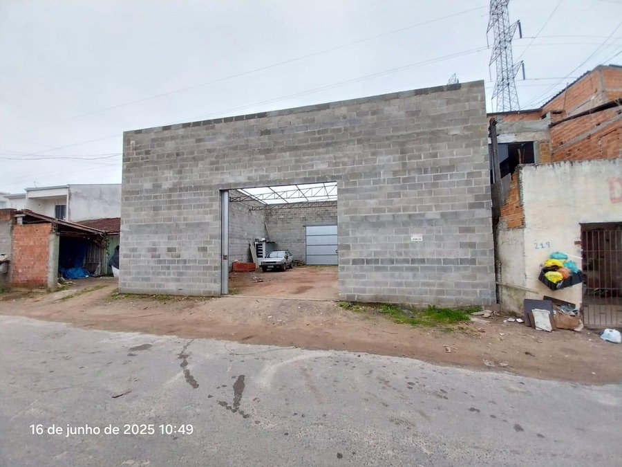 Terreno 160m² com Benfeitoria 150m² - Curitiba/PR
