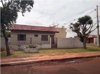 Casa residencial 220m² com 121m² construídos no centro de Laguna Carapã