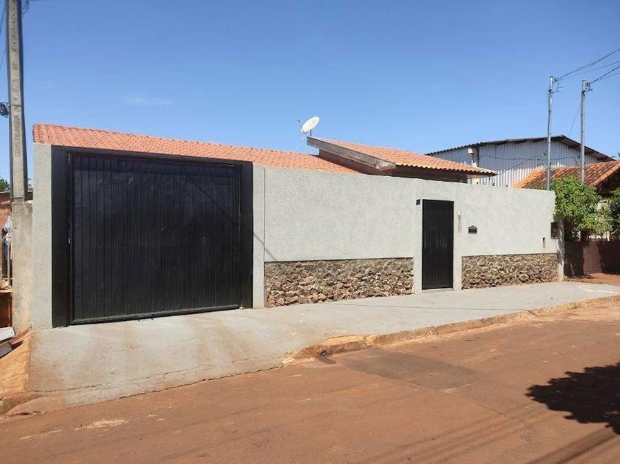 Casa padrão com 4 quartos, 3 banheiros, 1 vaga, 135,93m² construída