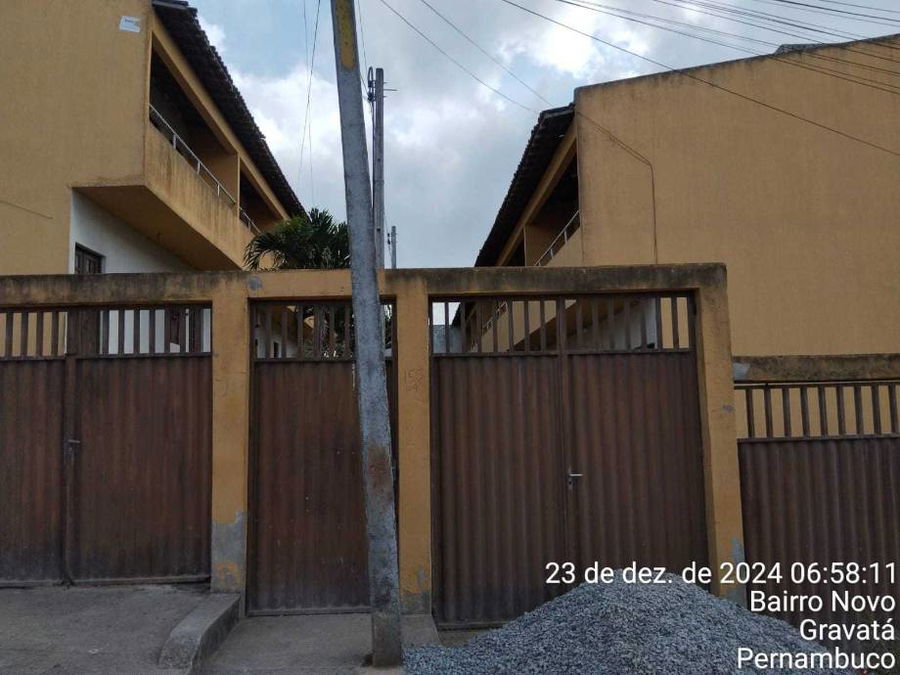 Casa Duplex com 71m² construída, ocupada, 0 vagas