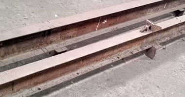 Lote de Materiais de Construção - 02 Vigas de Aço