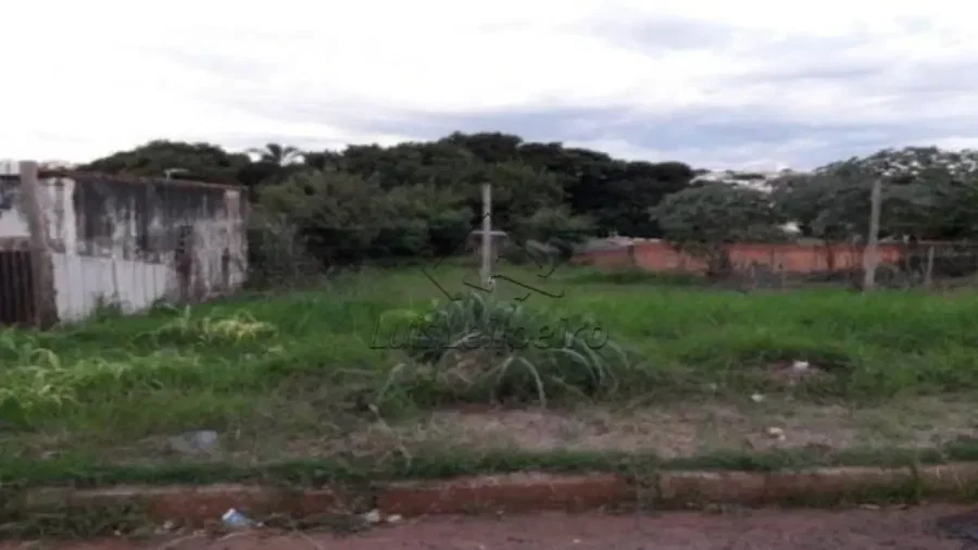 Terreno em Feira de Santana, 17m de frente, ideal para construção