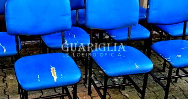 14 Cadeiras para Sala de Aula - Oportunidade Imperdível!