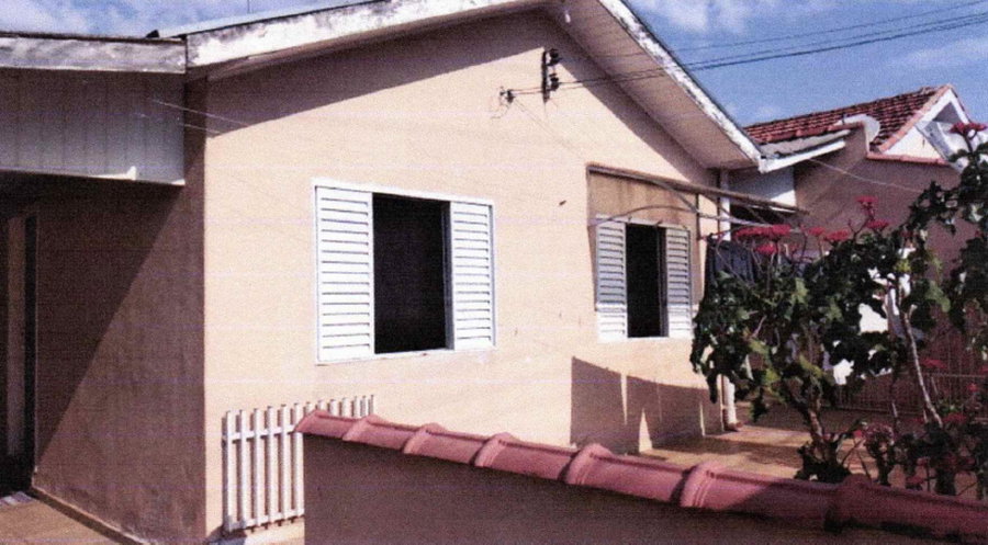 Casa com 2 quartos e piscina em Jacarezinho/PR
