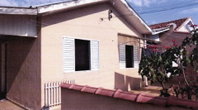 Casa com 2 quartos e piscina em Jacarezinho/PR