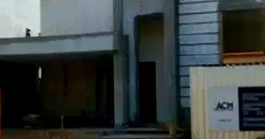 Casa em Condomínio com 427m² de Área Construída