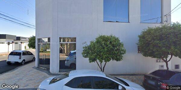 Casa com 2 quartos, 2 banheiros, área construída 110,5 m², terreno 187,5 m²