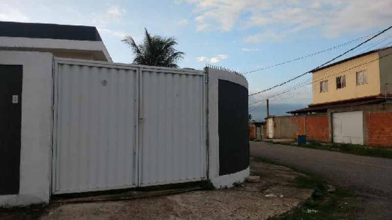 Casa com 2 quartos, 2 banheiros e 1 vaga em Itaguaí