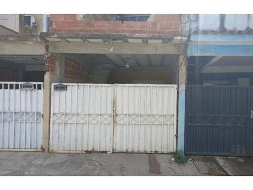 Prédio Residencial com 3 Quartos em Nilópolis/RJ