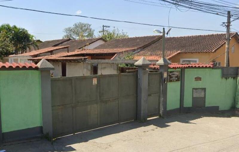 Casa com 2 quartos e 48m² área construída, desocupada