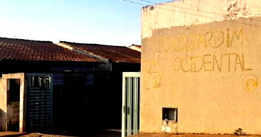 Casa residencial com 42m², ocupada, em condomínio fechado