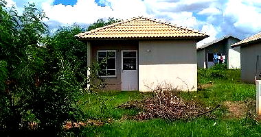 Casa com 2 quartos, 1 banheiro, 1 vaga e 43,85m² construída