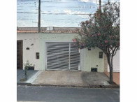 Casa com 2 quartos, 61,97 m², 2 vagas, ocupada