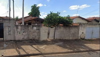 Casa em Terreno de 200 m² com Potencial de Investimento