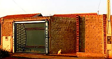 Casa com 2 Quartos e Área Privativa em Pirassununga