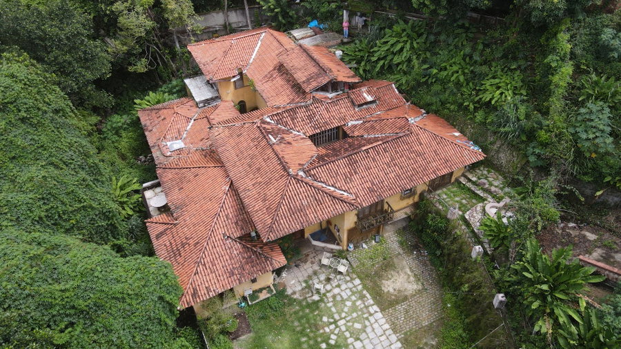 Casa de 704m² com 3 quartos e 3 banheiros, desocupada