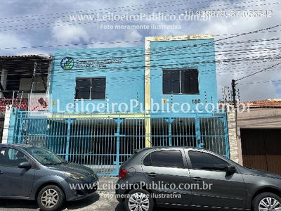 Comercial com 5 Banheiros e 11 Salas em Aracaju