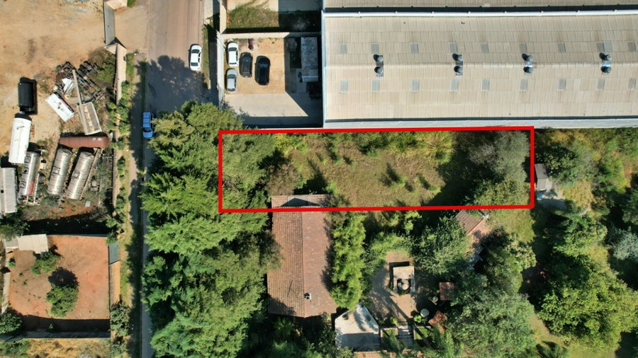50% do terreno urbano com 690m² em Colombo - Fração ideal