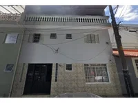 Casa ocupada com 160m² construídos