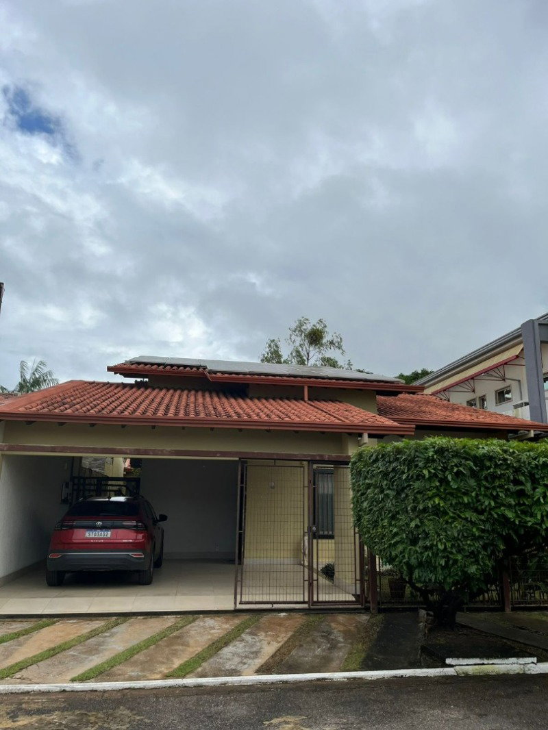 Casa com 3 quartos, 2 banheiros e 450m² de área construída