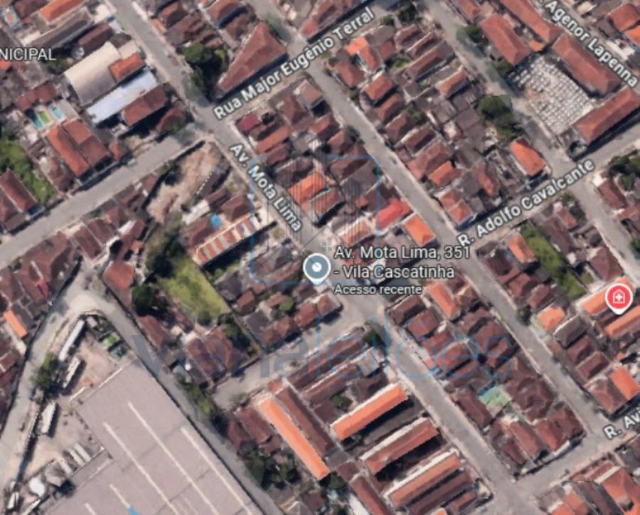 Casa com 420m², 3 quartos, 2 banheiros, desocupada
