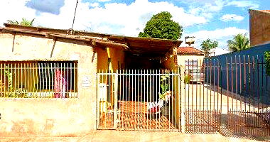 Duas casas de alvenaria com 154m² construídos, terreno 360m²