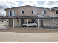 Casa em leilão com 403m² construída e 250m² de terreno
