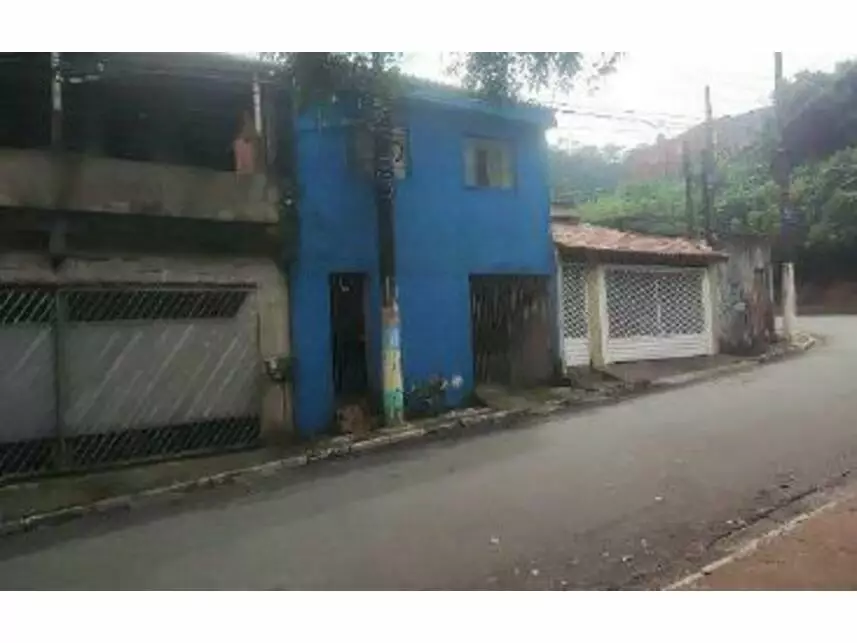 Casa em Leilão com 22,07m² Construída em Terreno de 130m²