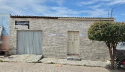 Casa com 2 quartos, 1 banheiro e 145m² construídos, ocupada