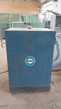 Fonte de Solda Industrial Miller com Tecnologia AC Arc Welding