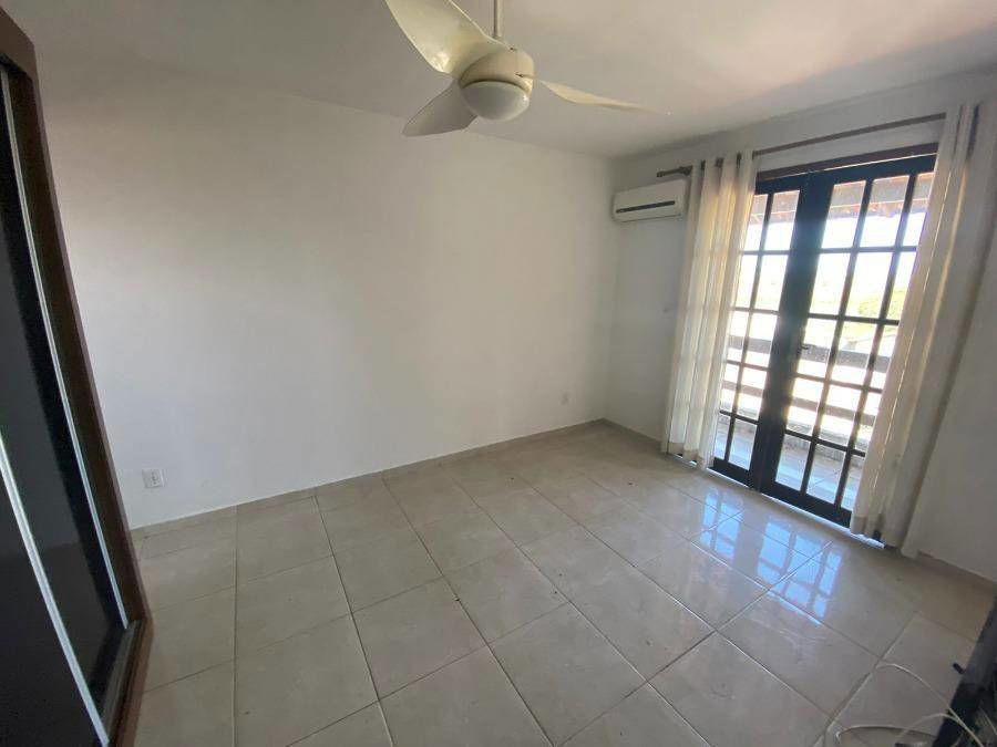 Casa com 3 quartos, 2 banheiros, 1 vaga, 103m² construída, ocupada