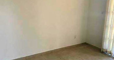 Casa com 3 quartos, 2 banheiros, 1 vaga, 103m² construída, ocupada