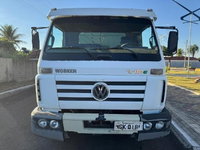 Caminhão VW 13.180 E Branco em Pleno Funcionamento