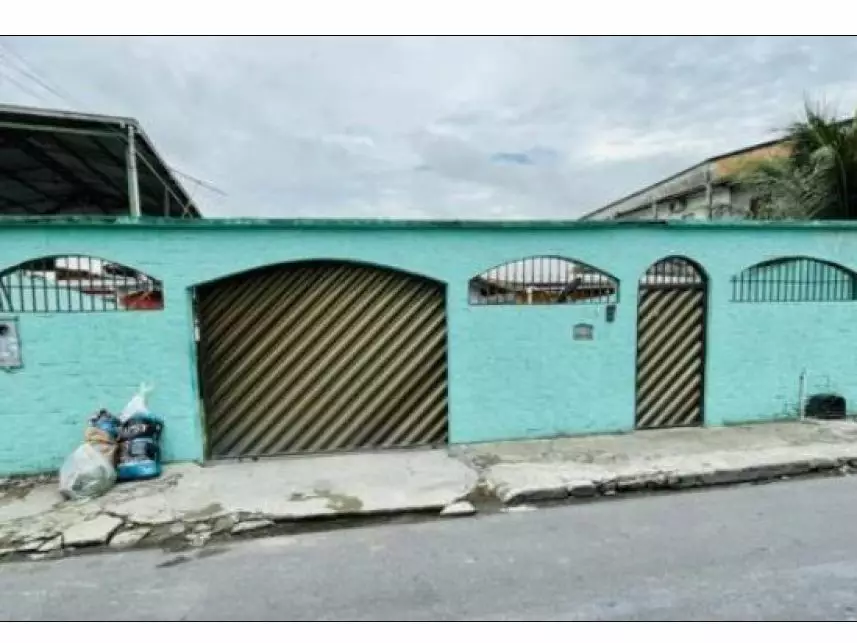 Casa com 169,6m² construída e 400m² de terreno, imóvel ocupado