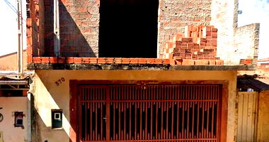 Casa em Construção com 3 Quartos e Garagem em São Carlos