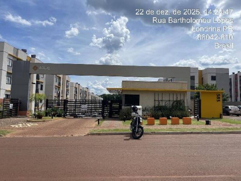 Apartamento com 2 quartos, 1 banheiro e 1 vaga de garagem