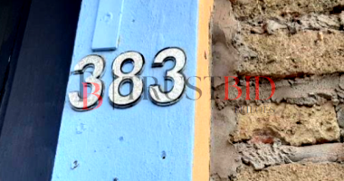 Casa com 345m² área total e 165.92m² construída, ocupada