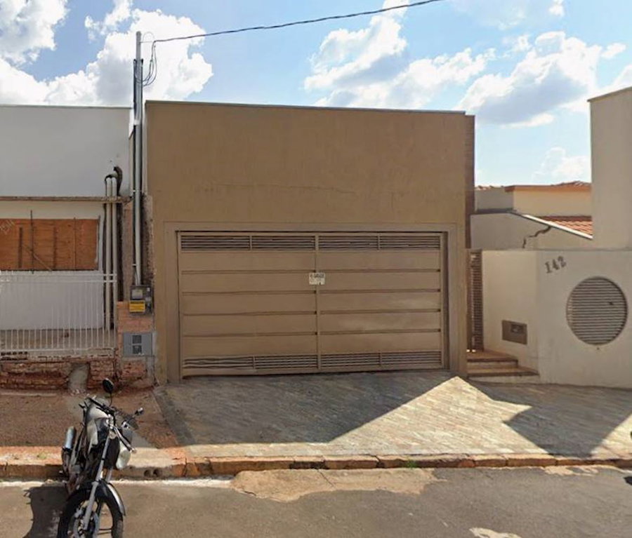 Casa 4 quartos, 3 banheiros, 320m² construída, ocupada