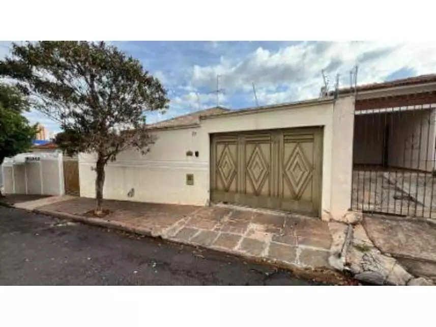 Casa em Leilão com 132m² Construída em Araraquara/SP