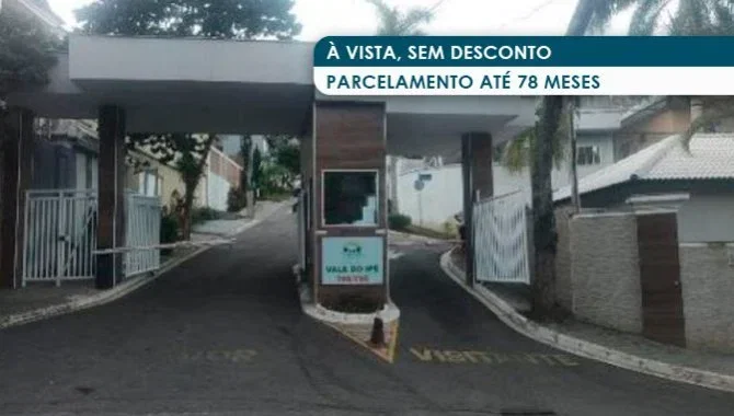 Casa ocupada de 233 m² com 1 vaga em condomínio