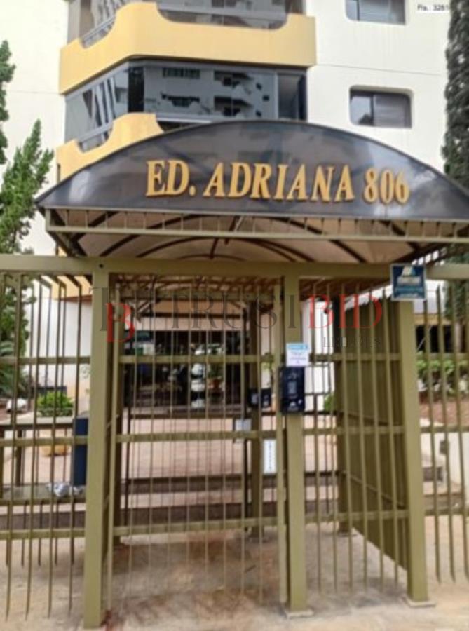 Apartamento com 3 quartos e 225,78 m²